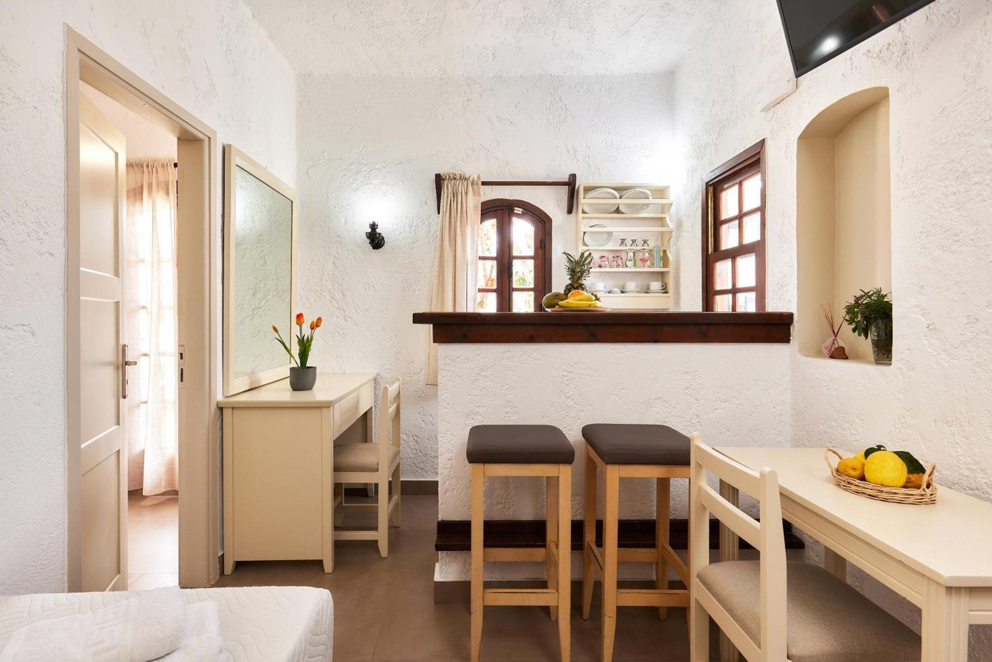 Mila Malia Studios Hotel Buitenkant foto