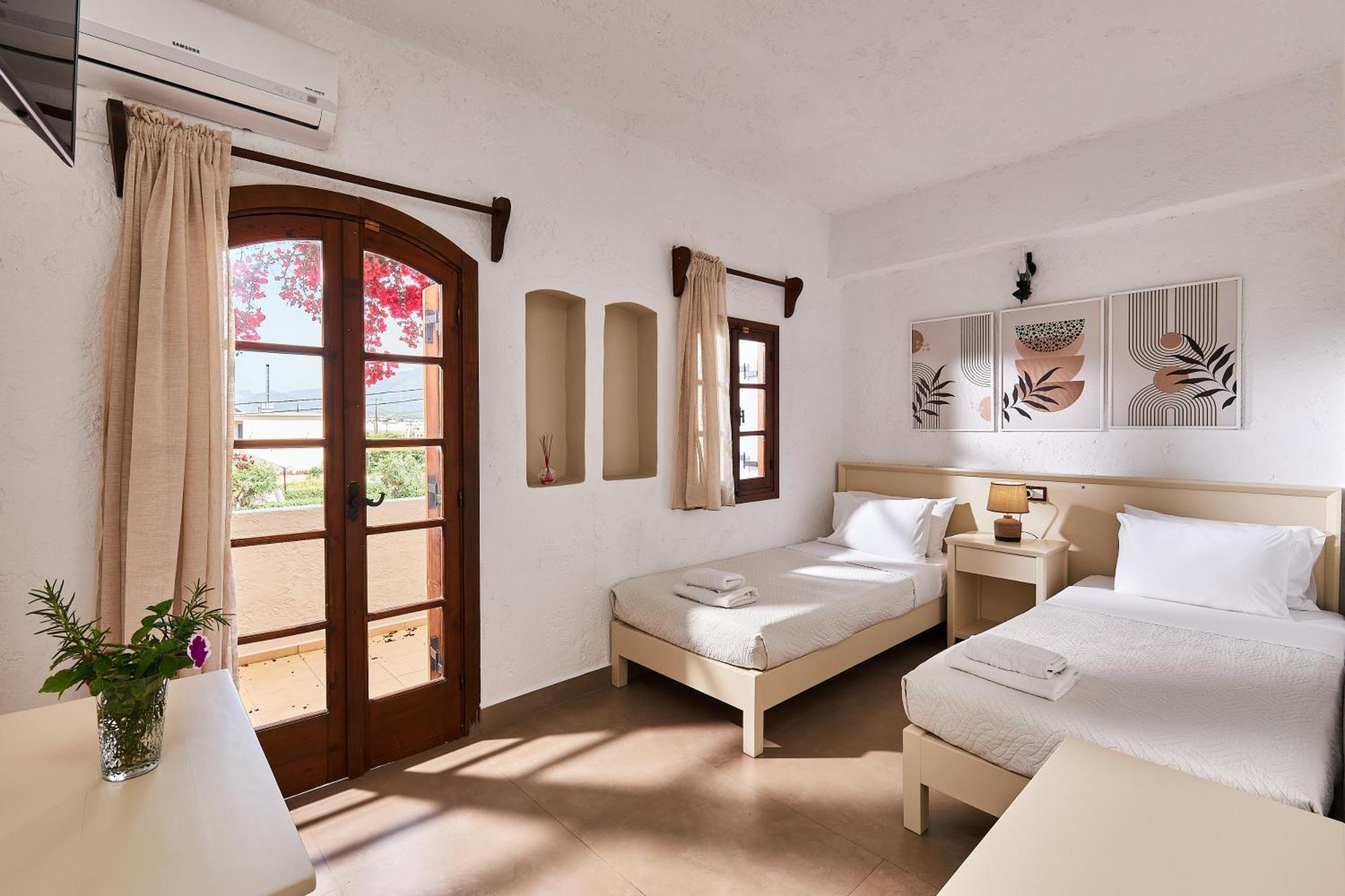 Mila Malia Studios Hotel Buitenkant foto