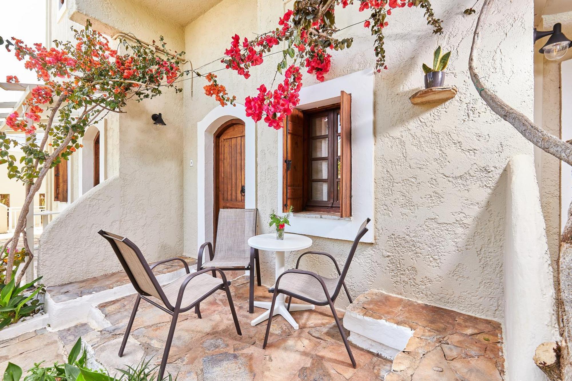 Mila Malia Studios Hotel Buitenkant foto